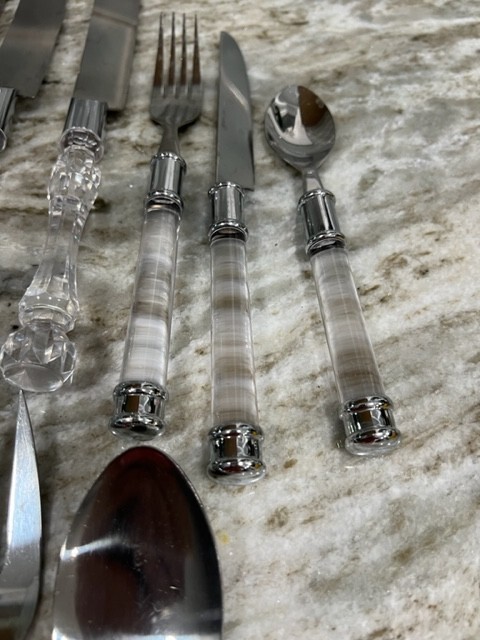 Server Set With Clear Handles Also 2 Place Settings And Extras Wedding