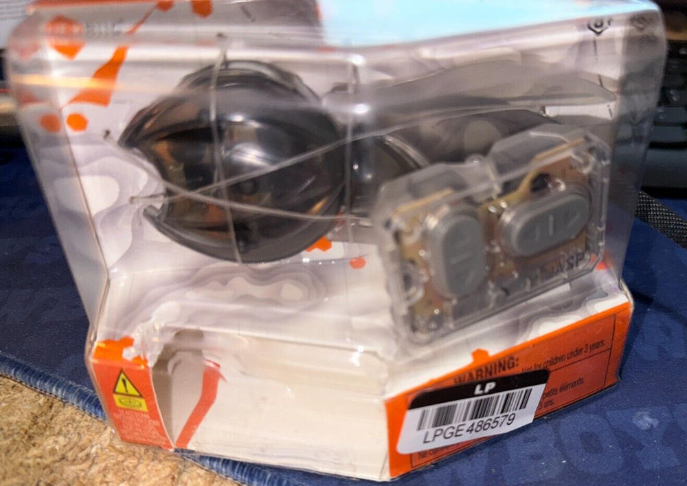 Hexbug--Micro Robotic Creature Mechanicals-Wasp Black R/C Remote Control