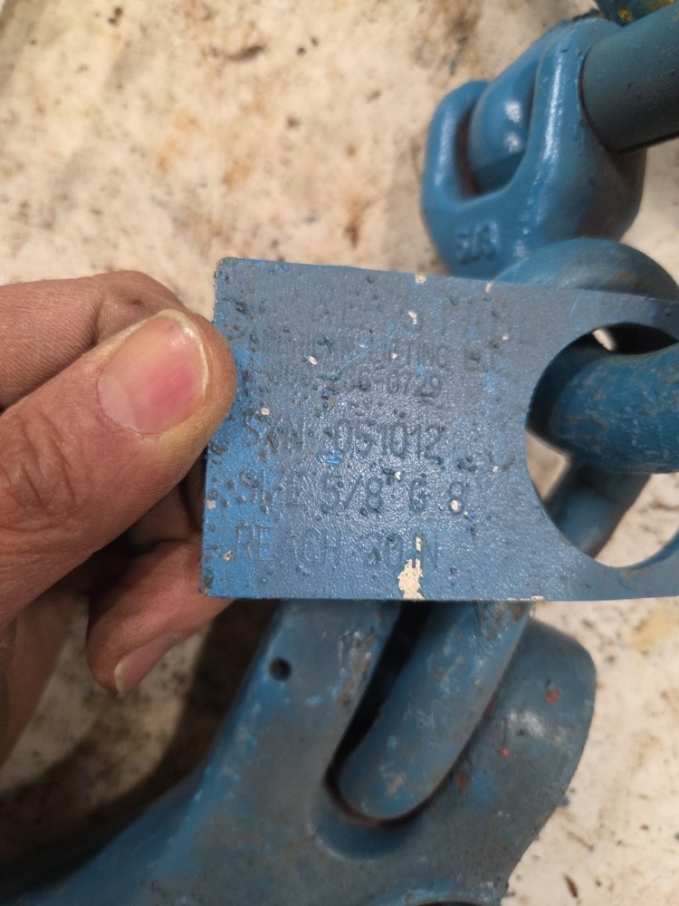 Carter 5/8 Hook With O Ring And Chain Hammer Locking Coupler.