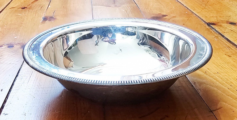 Wm Rogers 4262 Silverplate Serving Dish w Lid + 1-1/2 qt Pyrex Glass Bowl Vintag