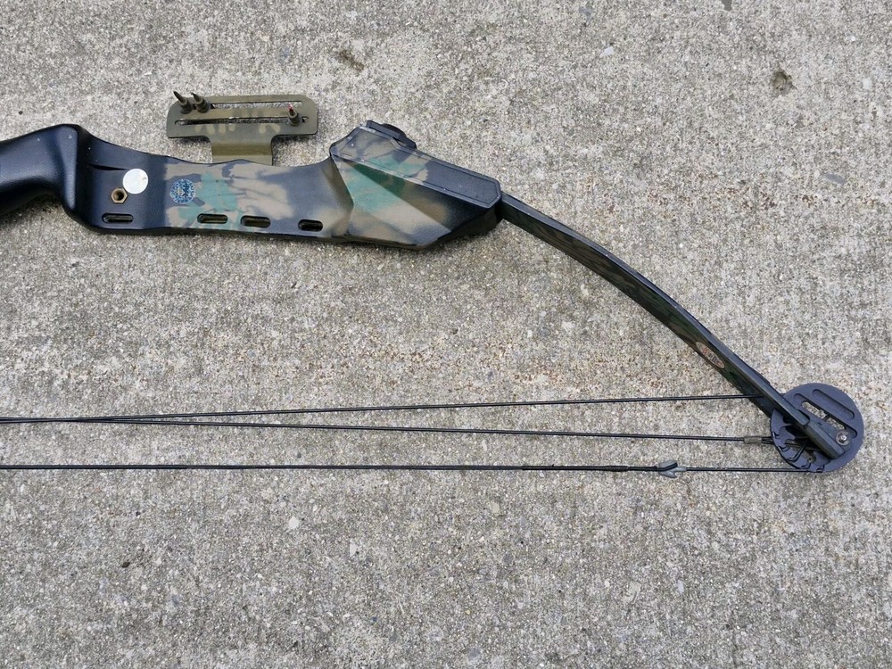 PSE Compound Bow Game Sport series Lightning-Flite 2