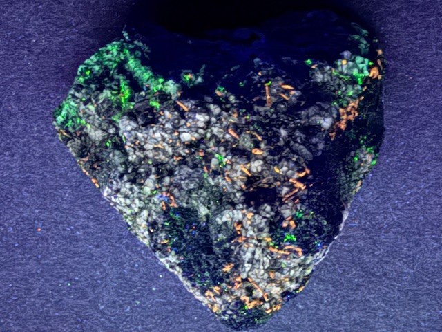 MULTICOLOR COOL FRANKLIN ASSEMBLAGE: FLUOROAPATITE & CHLOROPHANE, FRANKLIN, N.J.