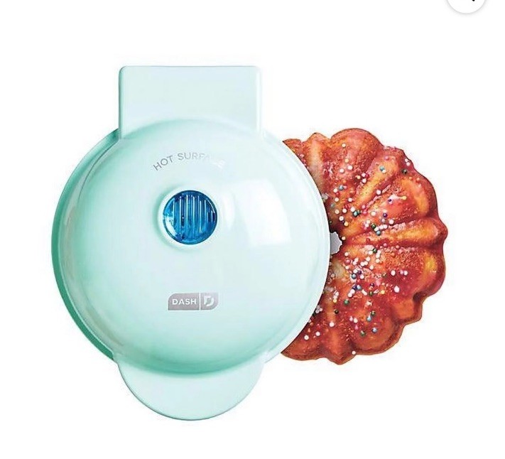 Dash Mini Bundt Cake Maker