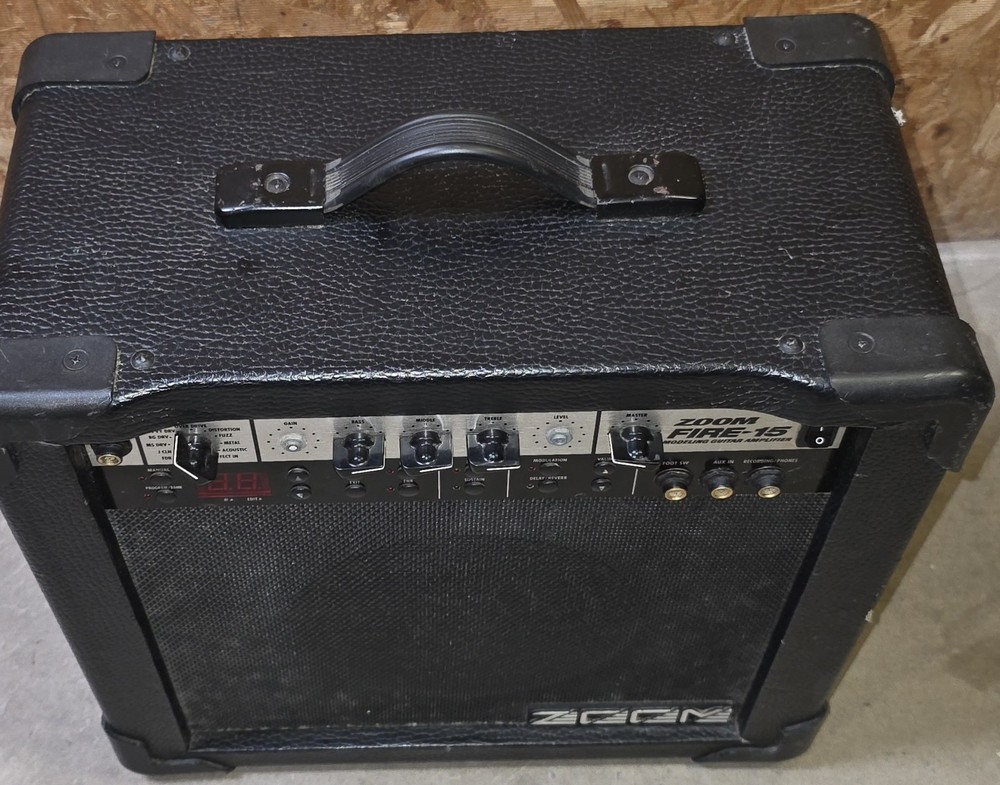 Zoom Fire-15 Modeling Guitar Amplifier