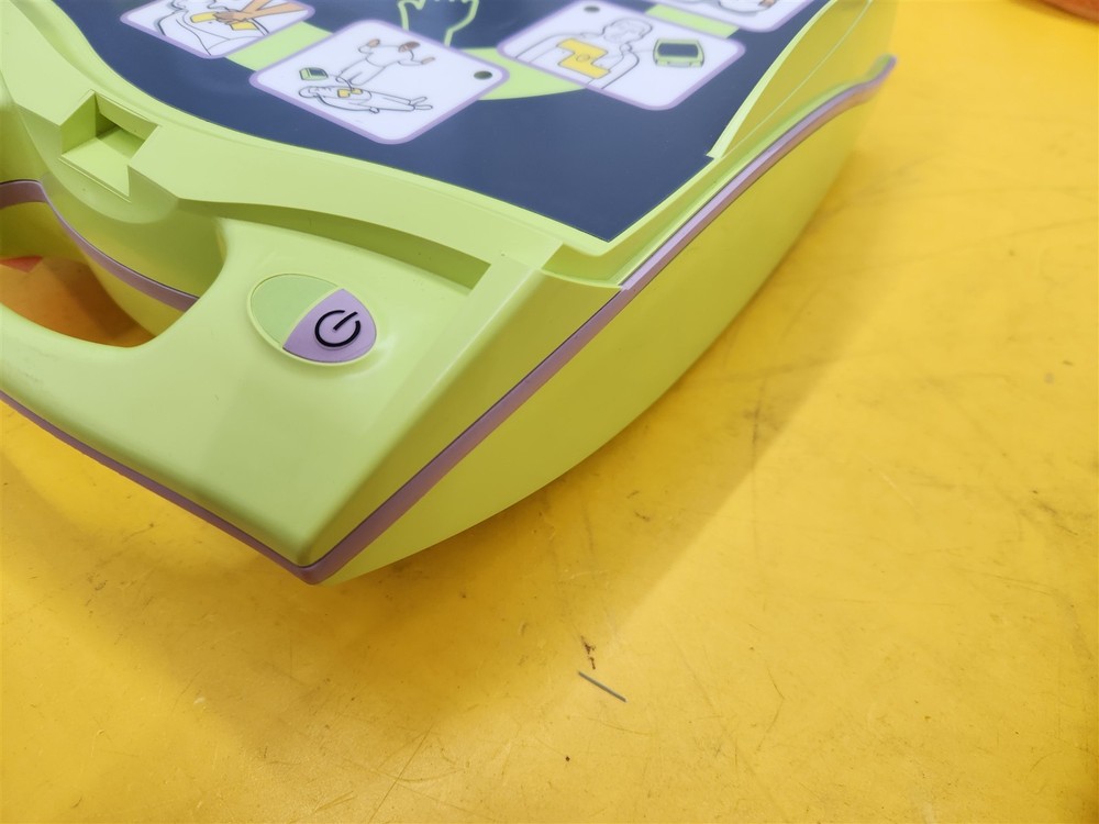 ⭐️⭐️⭐️⭐️⭐️ **UNTESTED** Zoll AED Plus Defibrillator First Responder