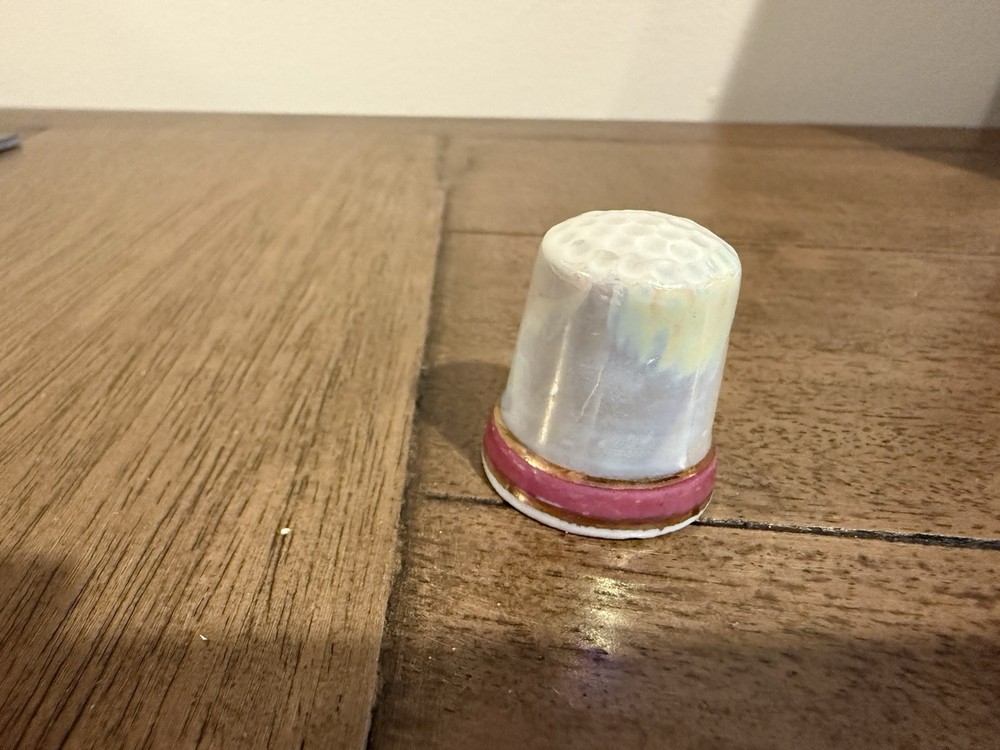 Illinois, IL White Porcelain Thimble