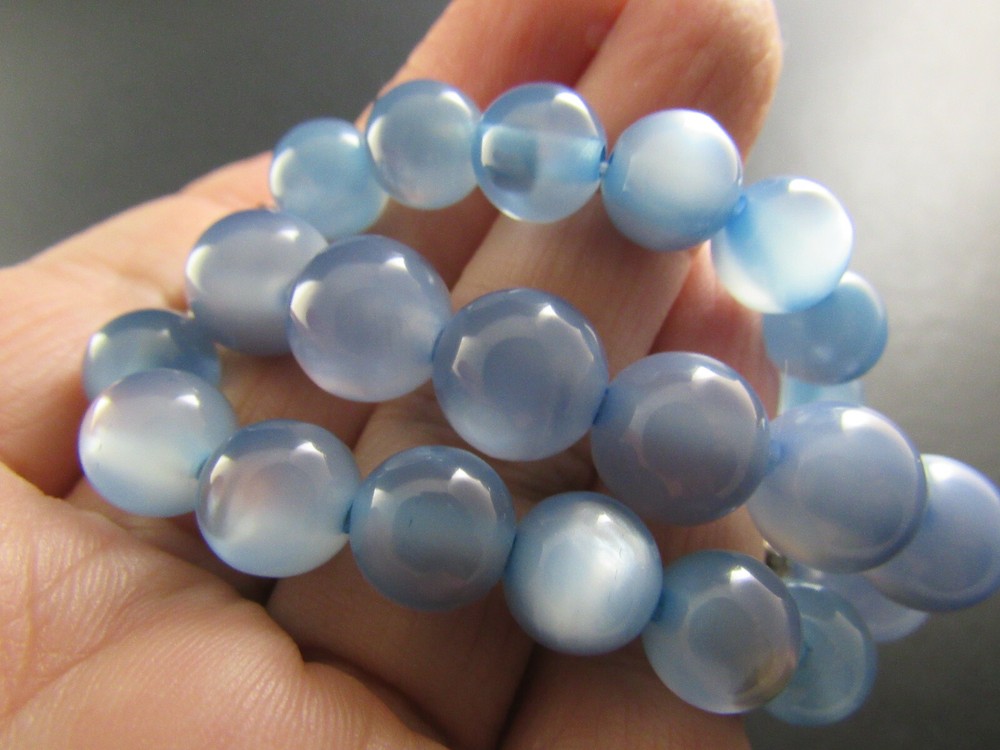 STRETH BRACELET SILVER TONE CHAINS BLUE MOONGLOW BEADS (E2)