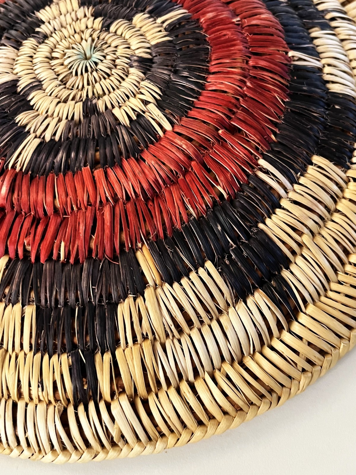 NAVAJO DINE HAND WOVEN 11" WEDDING BASKET TRAY C. 1970s NATIVE AMERICAN ART