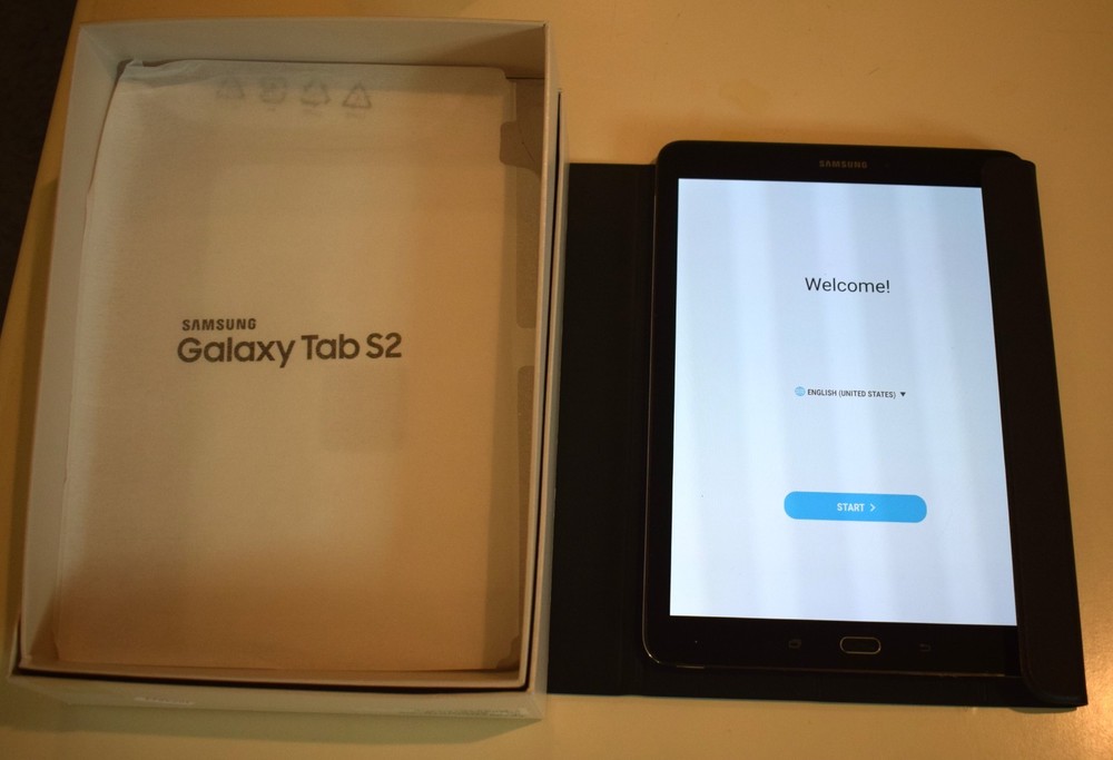 4 Android tablets, 3 cases - 3 boxes - no waiting