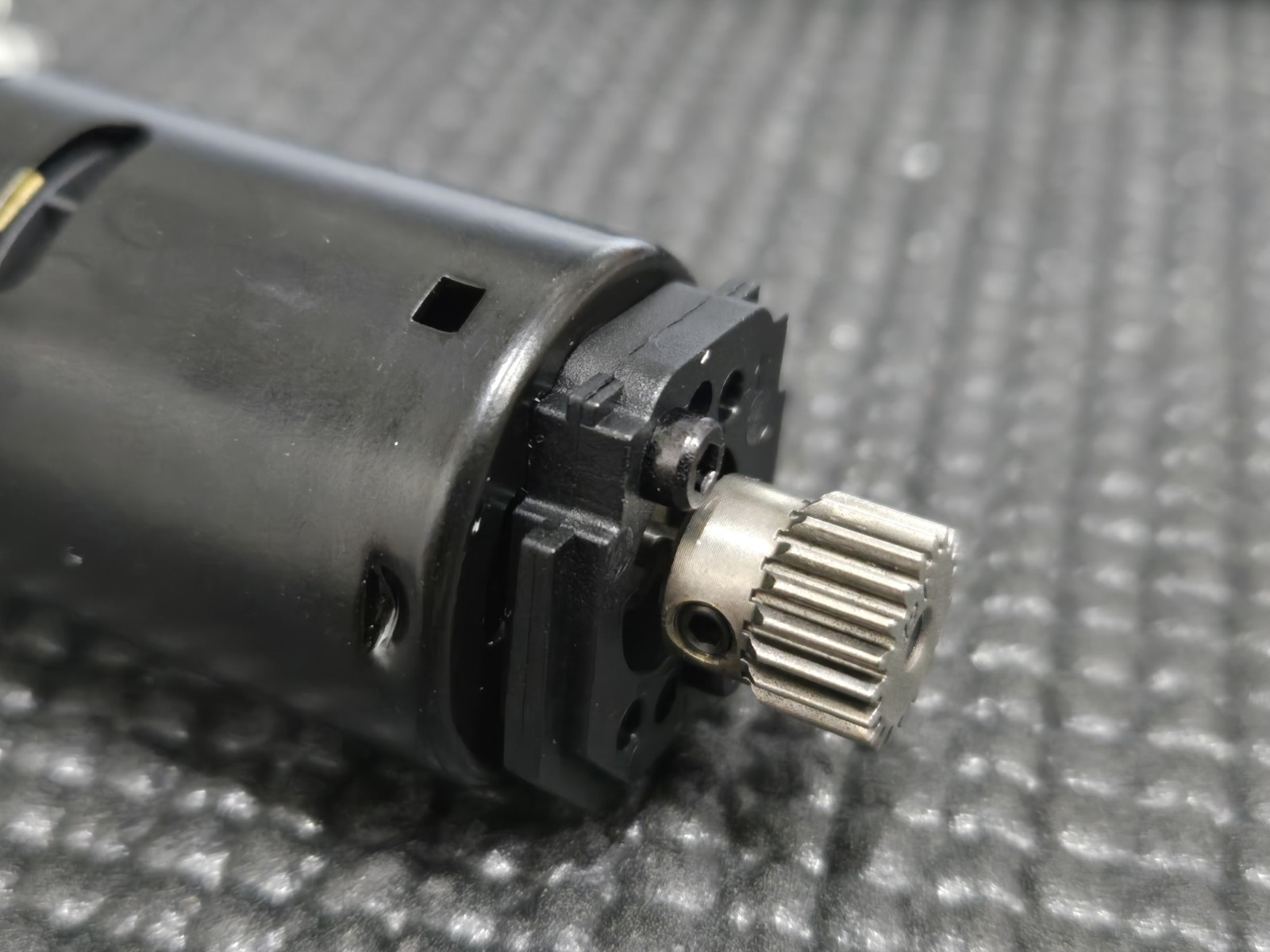 Losi EARNHARDT EDITION 380 Sized Brushed Motor Plate NASCAR GROM Fan 19 Pinion