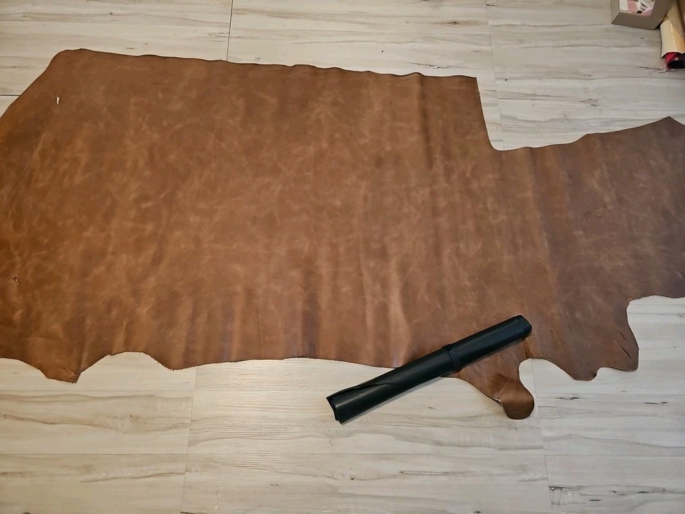 4-5oz CAMEL BROWN VEGETABLE TAN SMOOTH LEATHER HIDE PANEL,SHEET,SQUARE 22+s