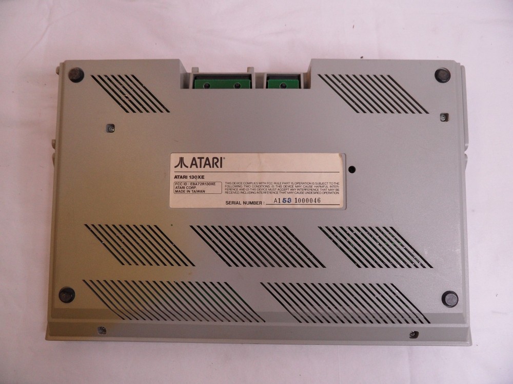 Atari XE 130xe Computer NTSC with Power Supply and AV cable - Tested