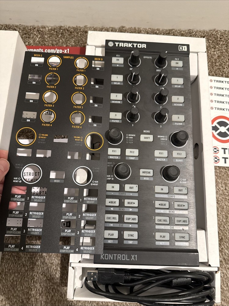 Native Instruments TRAKTOR KONTROL X1 DJ Controller Mixer Effector Looper