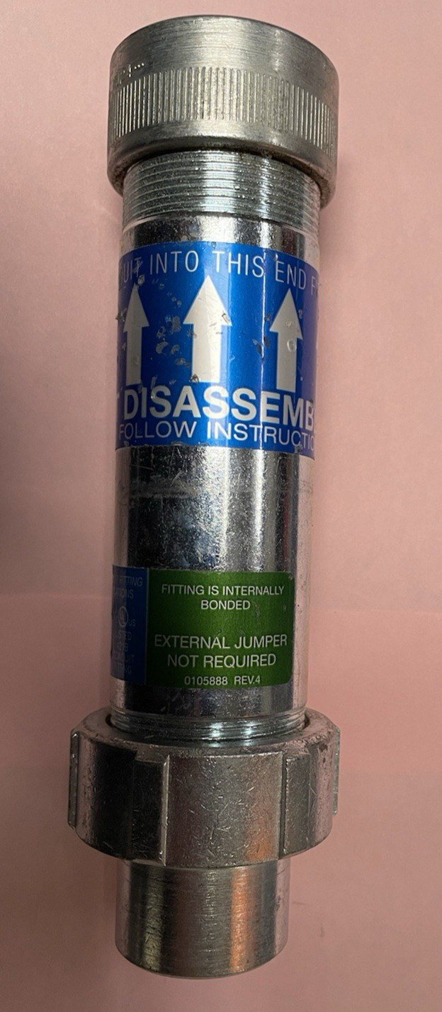 EATON Crouse-Hinds XJG24 3/4" EXPANSION JOINT CONDUIT FITTING W/4" MOVEMENT