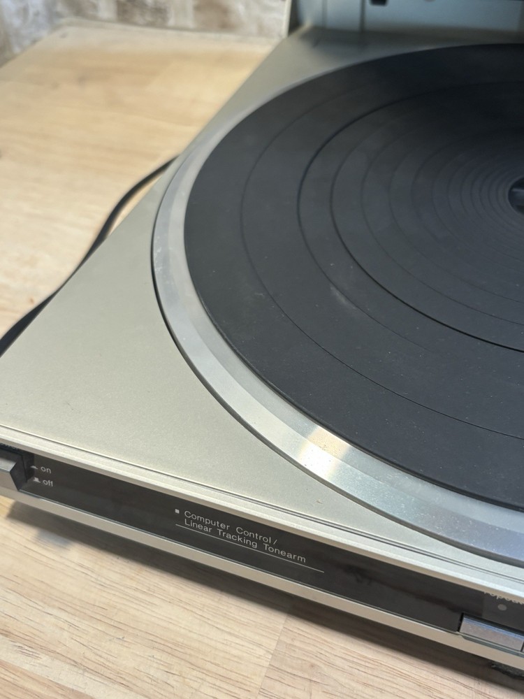 ⭐️Technics Sl-j1 Dc Servo Automatic Tangential Tracking Turntable⭐️Needs Belt⭐️