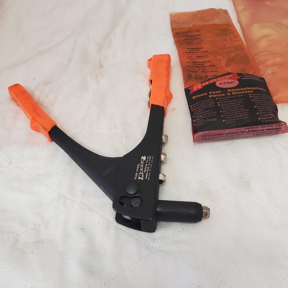 Arrow E-Z Pull RH200 Fastener One Handed Riveter Tool