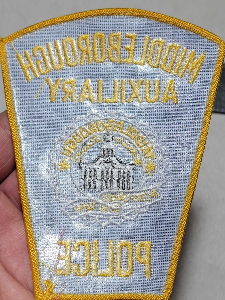 LE9B3 Police patch Massachusetts Middleborough Auxiliary
