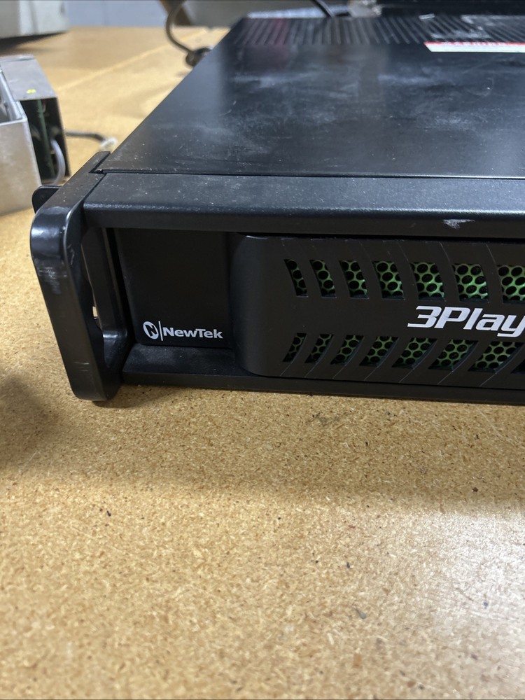 Newtek 3Play 3PXD425 Frame Replay System Powers On #e4
