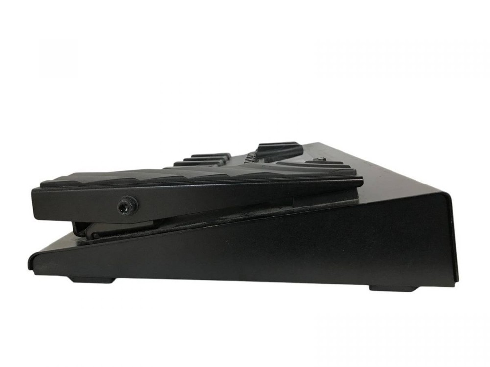 “Cracked display”BOSS GT-100 Multi-Effects Guitar Processor Test Completed