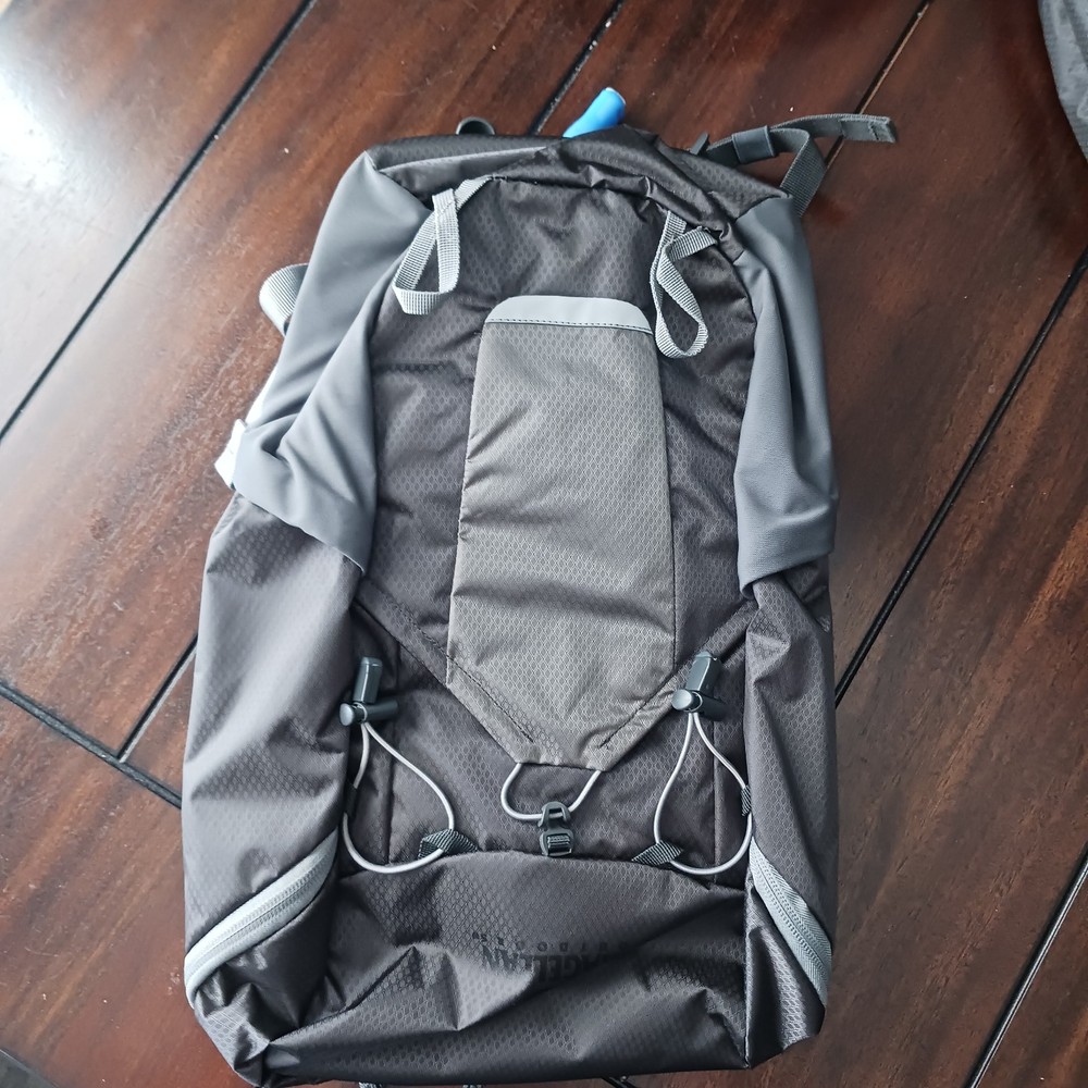 Magellan Outdoors Hydration 18lt backpack. NEW