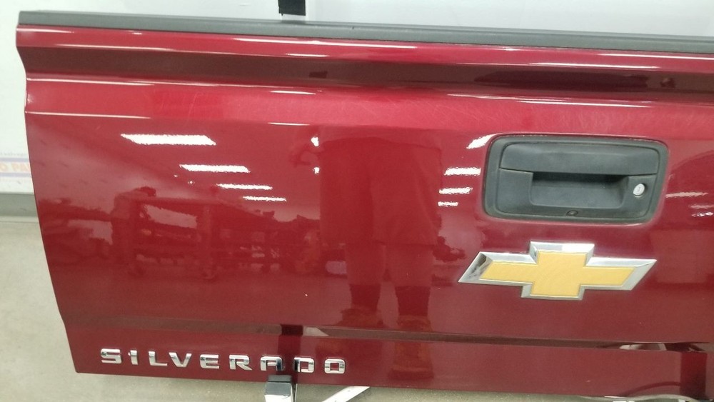 16 CHEVY SILVERADO 1500 LT TAIL GATE WITH BACK UP CAMERA MAROON