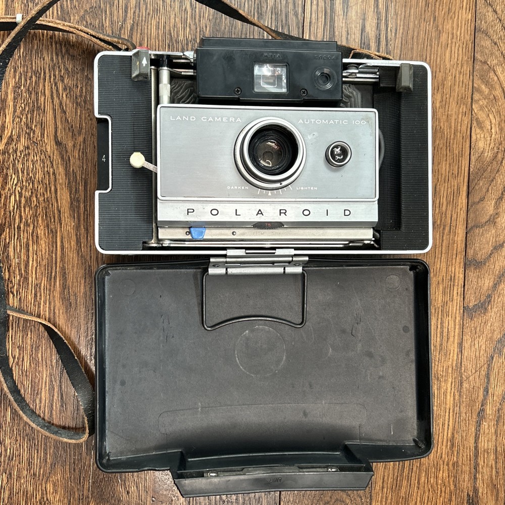 Vintage Polaroid Automatic 100 Land Camera w/ case Untested