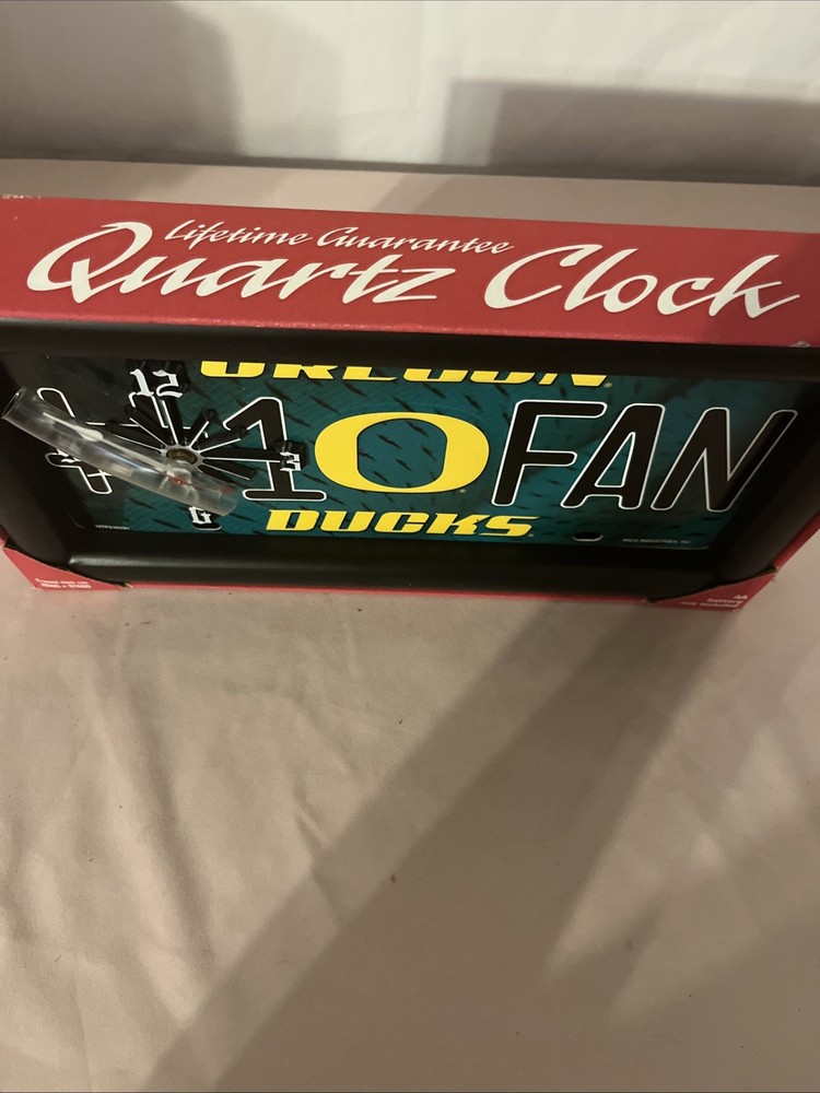 Oregon Ducks GTEI Quartz Clock