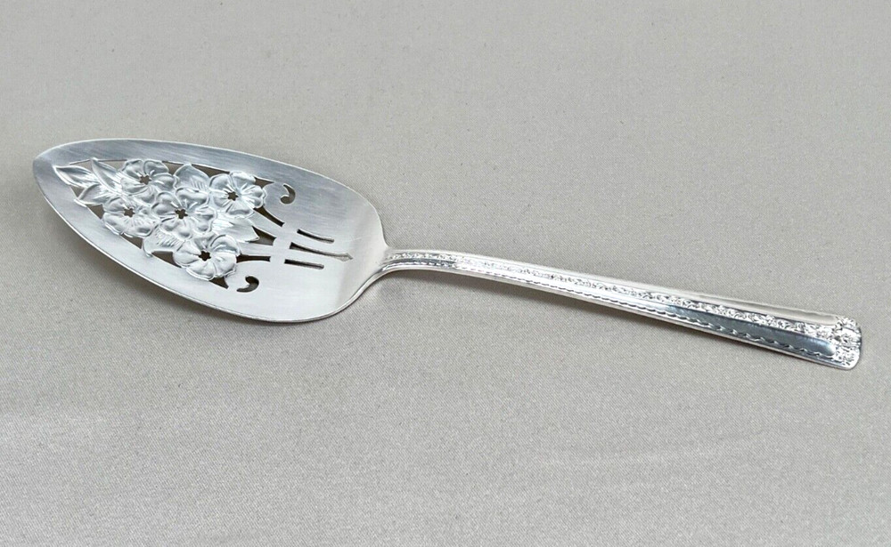 Wm Rogers Spring Boquet Cake Pie Server Silverplate - New