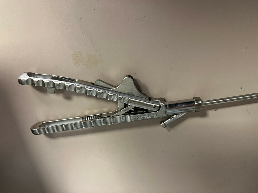 SRNH1 5mm Needle Holder - Good Condition