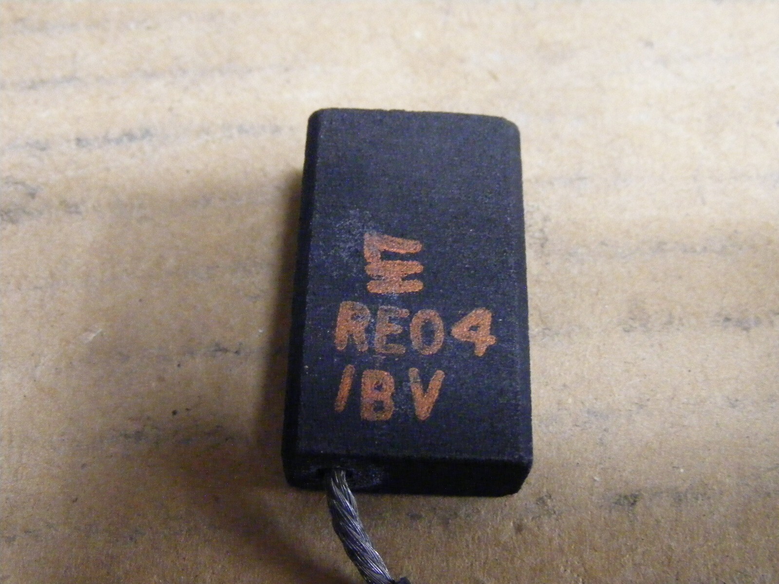 (2) Reliance Carbon Motor Brush RE041BV (boxk)