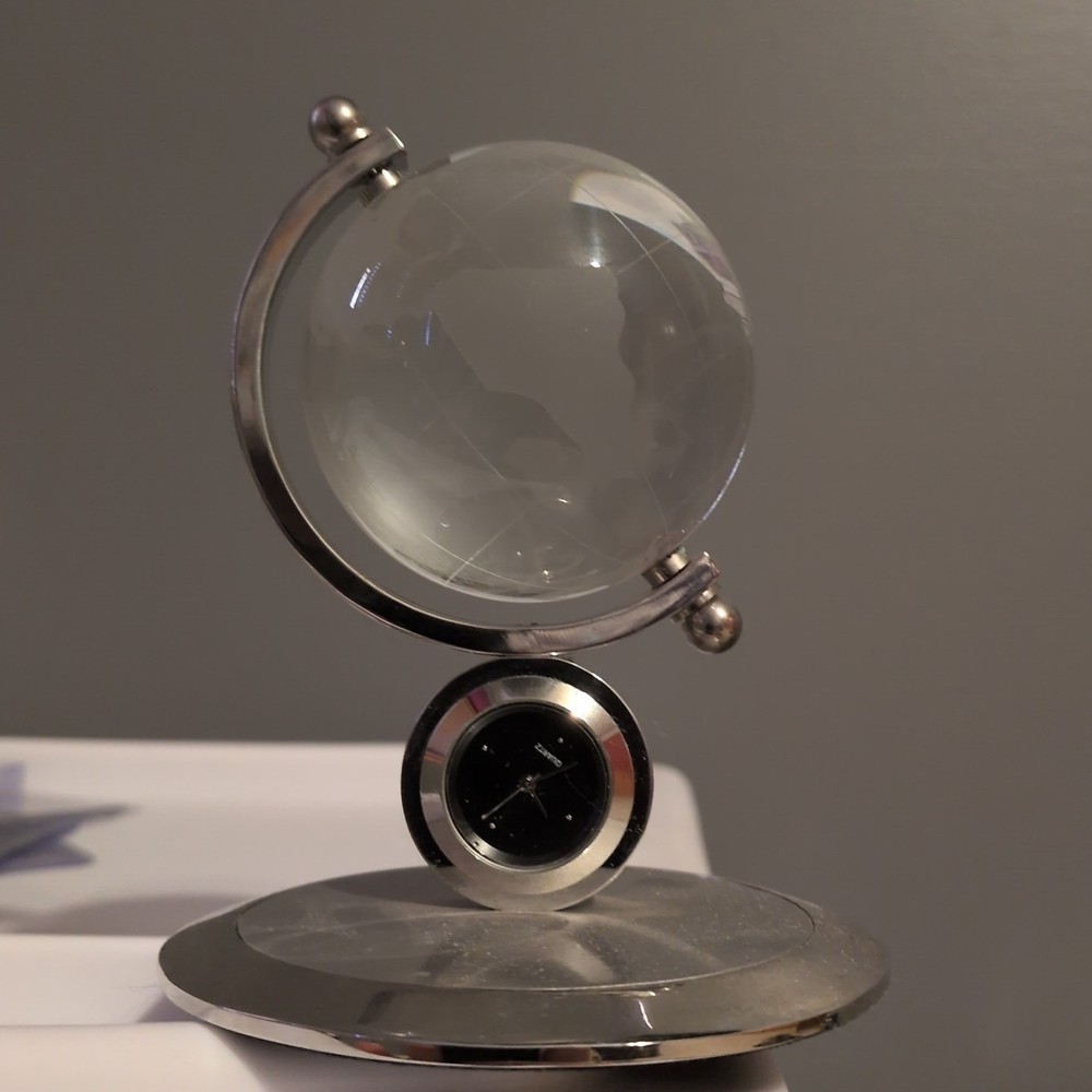 Glass Globe Clock Read Description