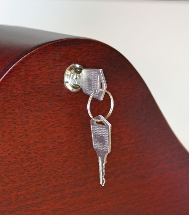 Classic Mantle Gun Concealment Clock