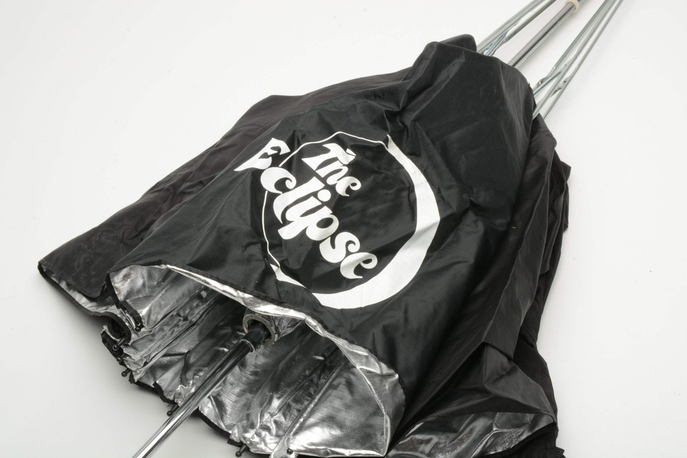 Set of 2 The Eclipse 40" studio reflector, Silver, Nice and clean