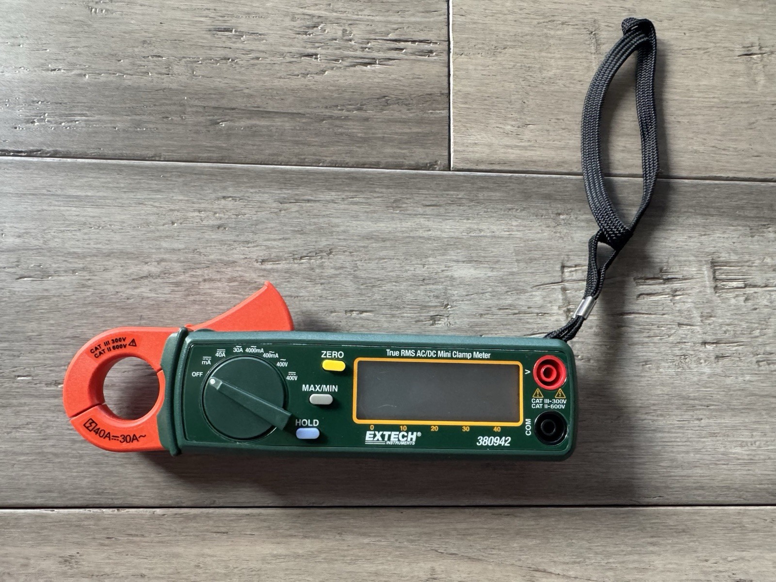 Extech 380942 True RMS AC/DC Clamp Meter, Auto-Ranging, Digital Display, 600V