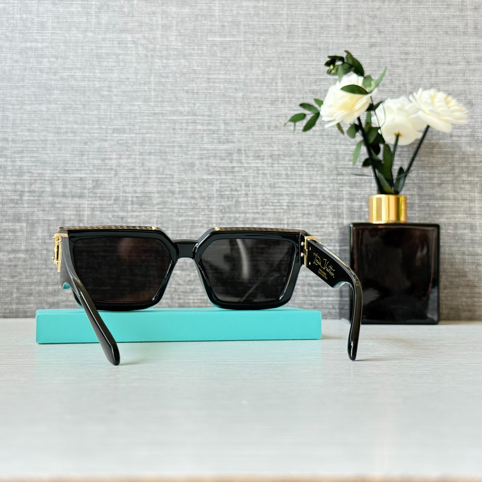 Louis Vuitton Z1165 1.1 Millionaires Sunglasses Black Square Gold LV