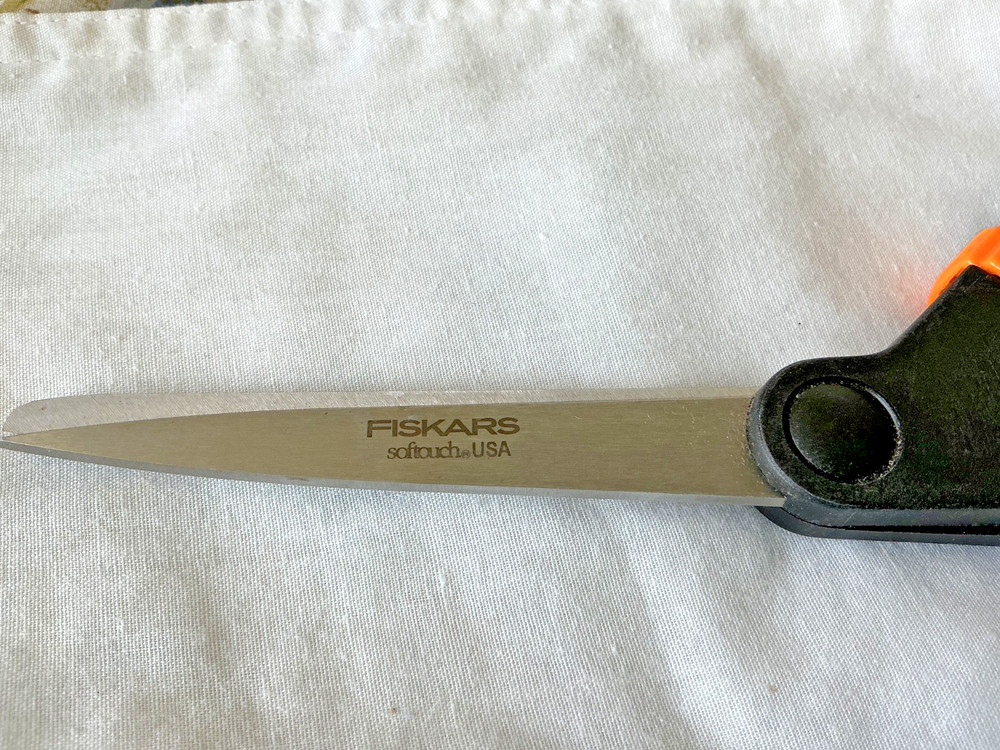FISKARS Gentle Spring Assist Sewing Scissors Soft Touch Grip Locking Shears
