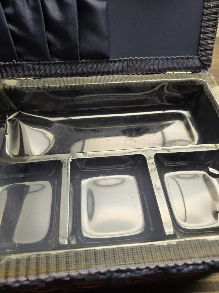 Vintage sewing storage box With Flower Lid