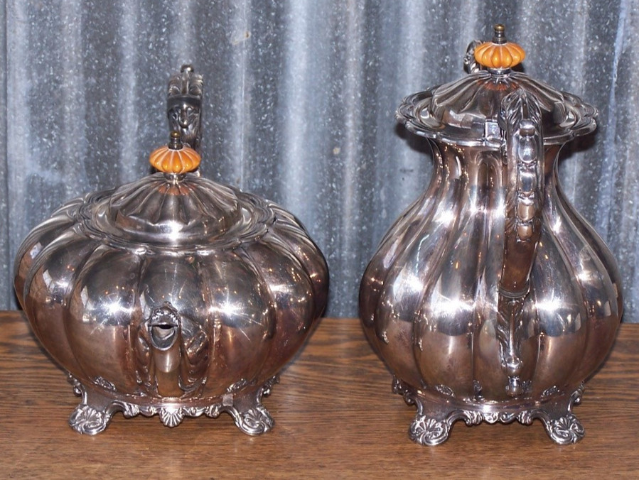 Vintage Melon Pattern Silverplate Coffee & Tea Service w Melon Bakelite Finials