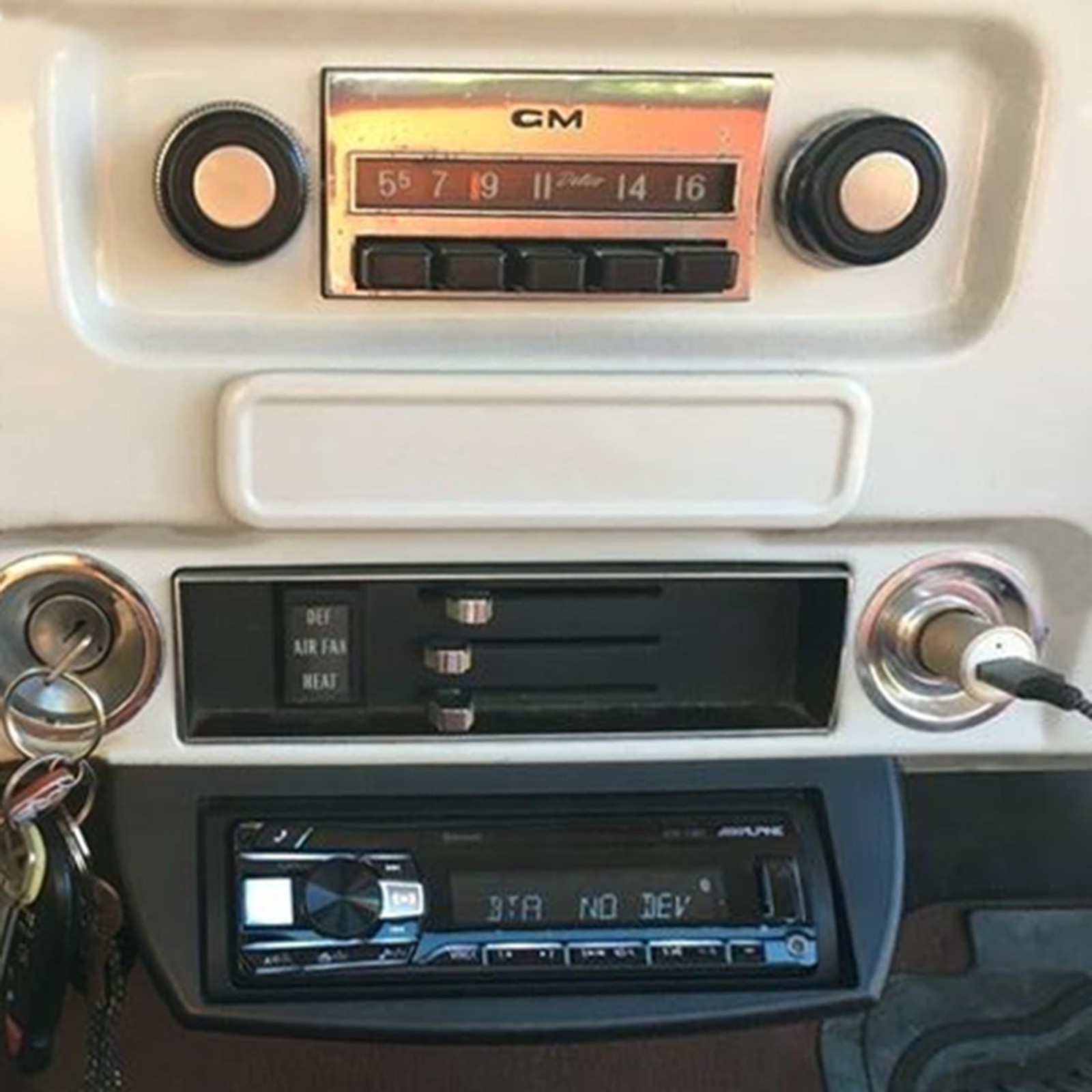 Scosche UDEB Universal Under Dash or Top Mount Single DIN Radio black