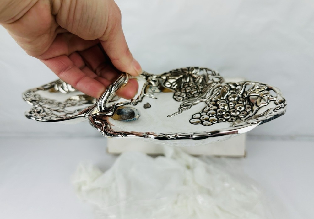 Vintage Silver Plated Double Heart w/Grape Leaf Pierced Handle Platter Bowl Dish