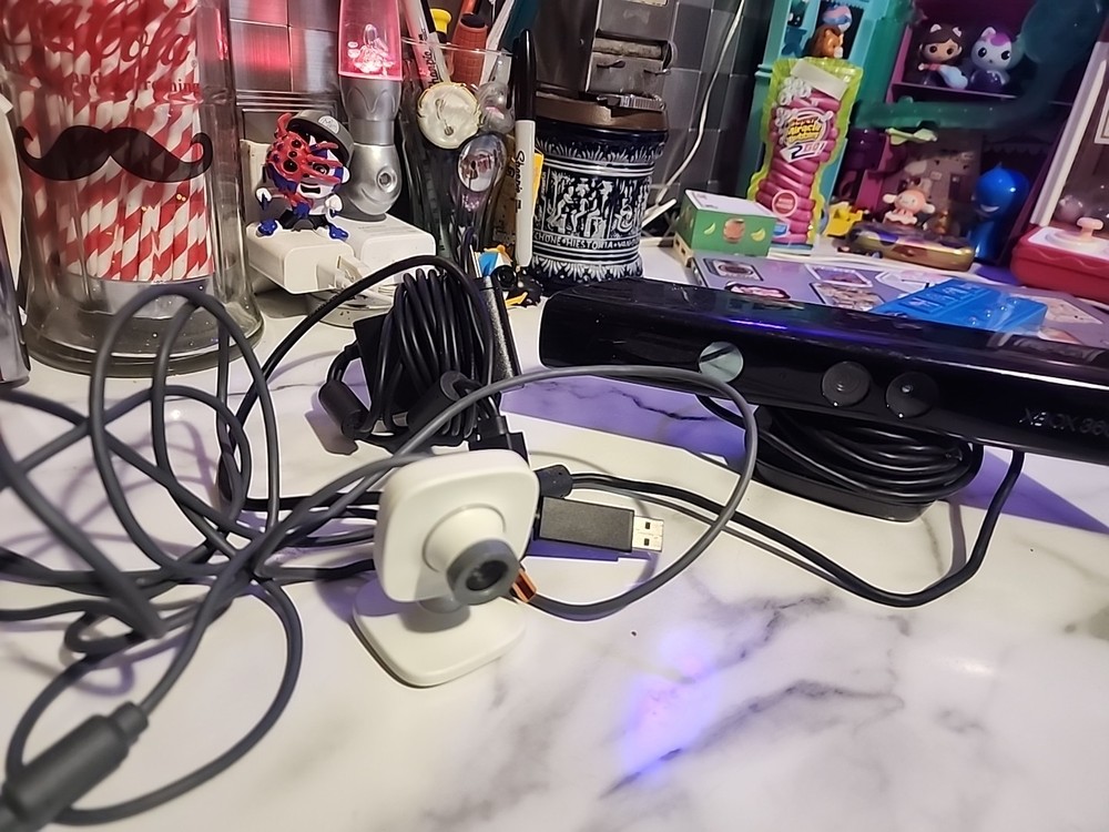 Xbox 360 Eye Camera And Xbox 360 Kinect