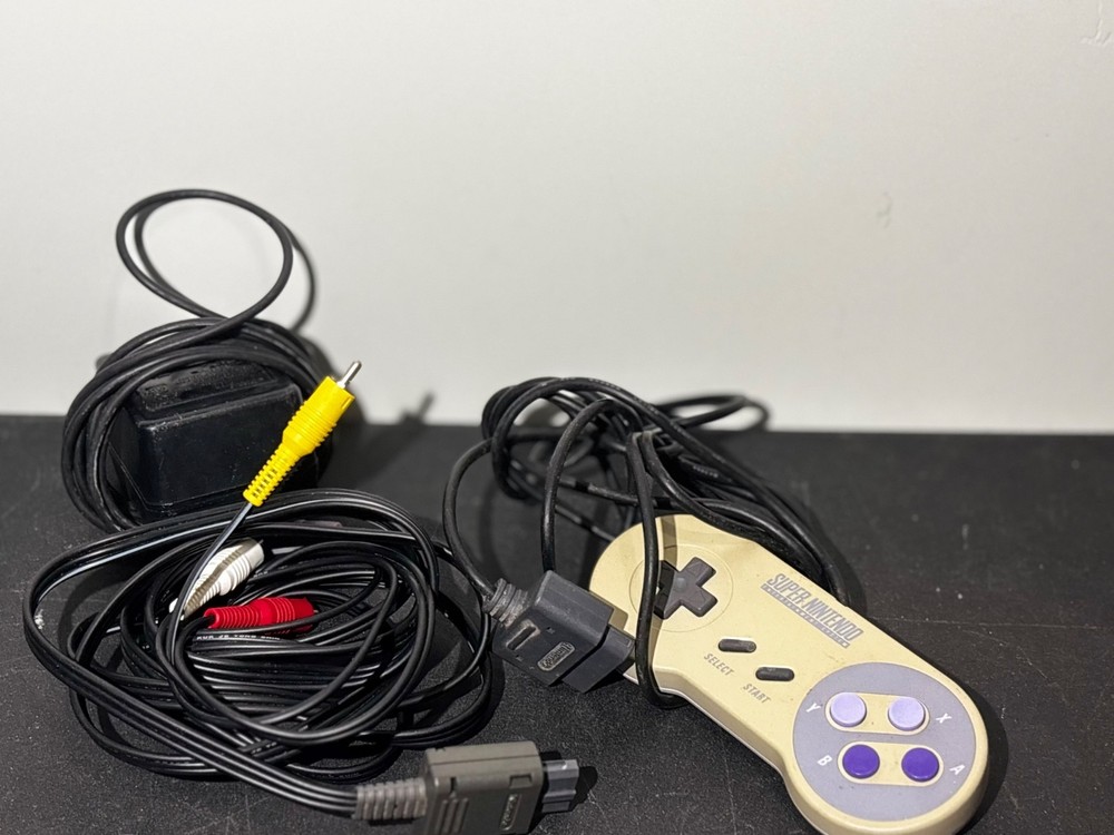 Nintendo Super NES SNES Console Bundle - Authentic - Tested & Working