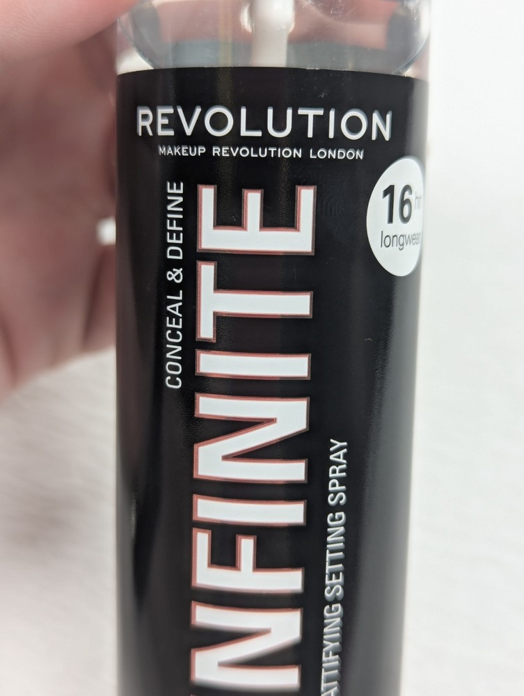 Makeup Revolution Infinite mattifying Spray - 100ml
