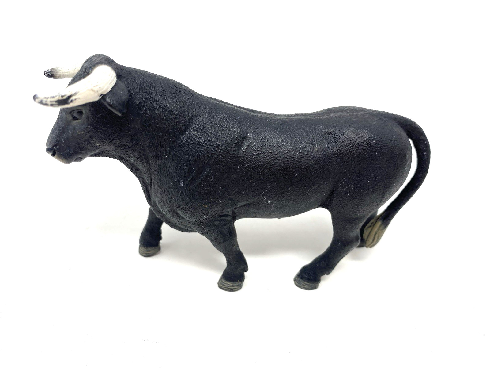 Schleich 2 Texas Longhorn Bulls, Horse & Cowboy Roping Figurines