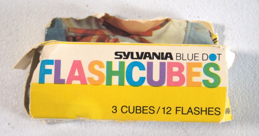 Vintage Sylvania Blue Dot Flashcubes 4 Flash Cubes