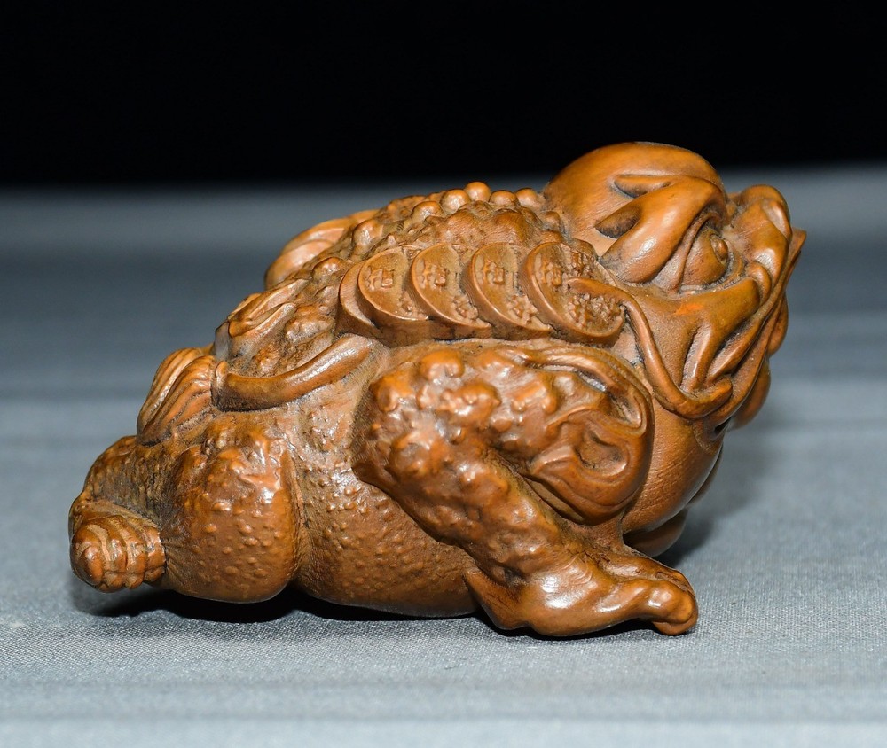 Exquisite Small Leaf Boxwood Golden Toad Handle