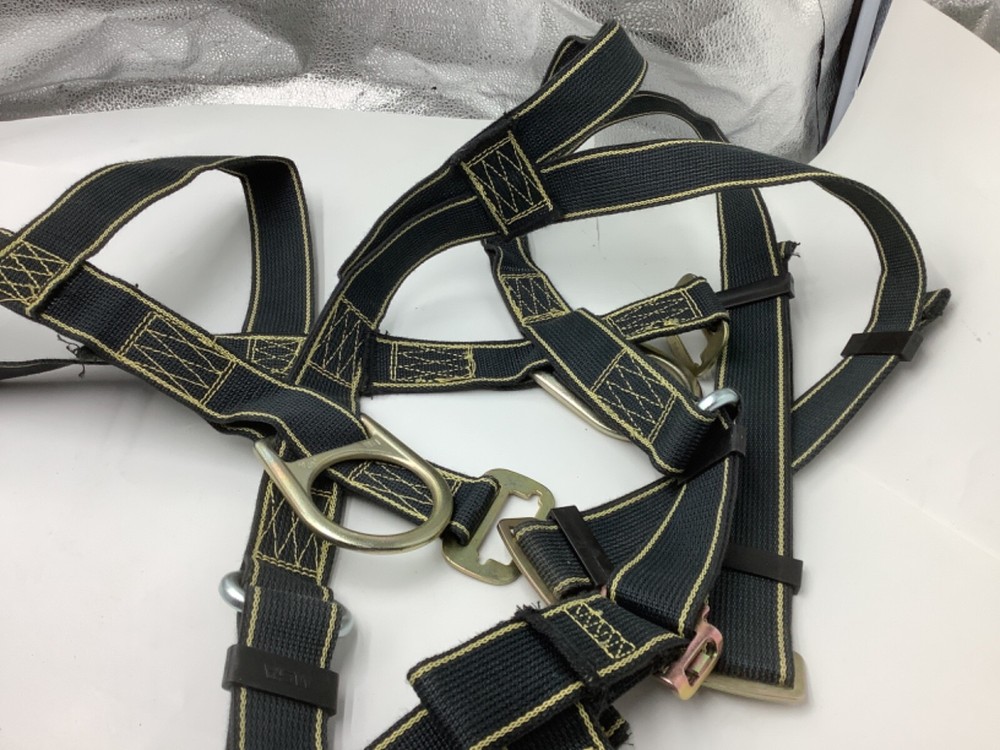 MSA Safety Harness Standard (130 to 310 lbs) Polyester Strap Black