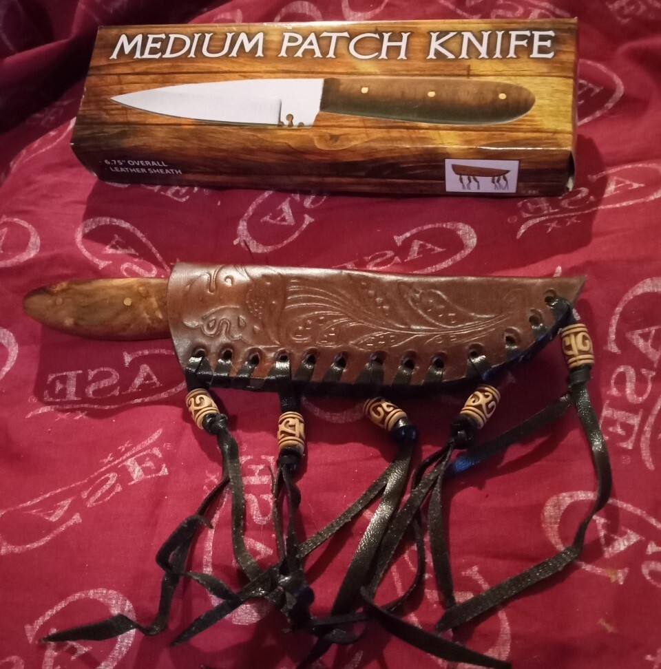 Medium Hunter Patch Knife Wood Handle and Leather Sheath