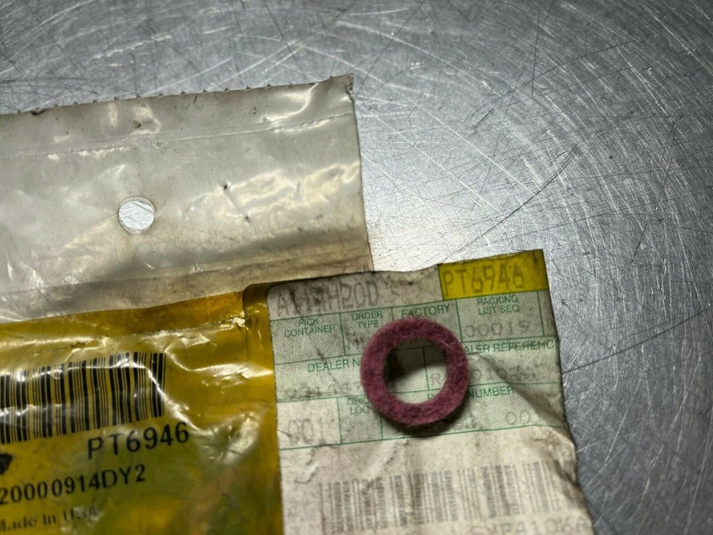 PT6946 GENUINE OEM John Deere WASHER