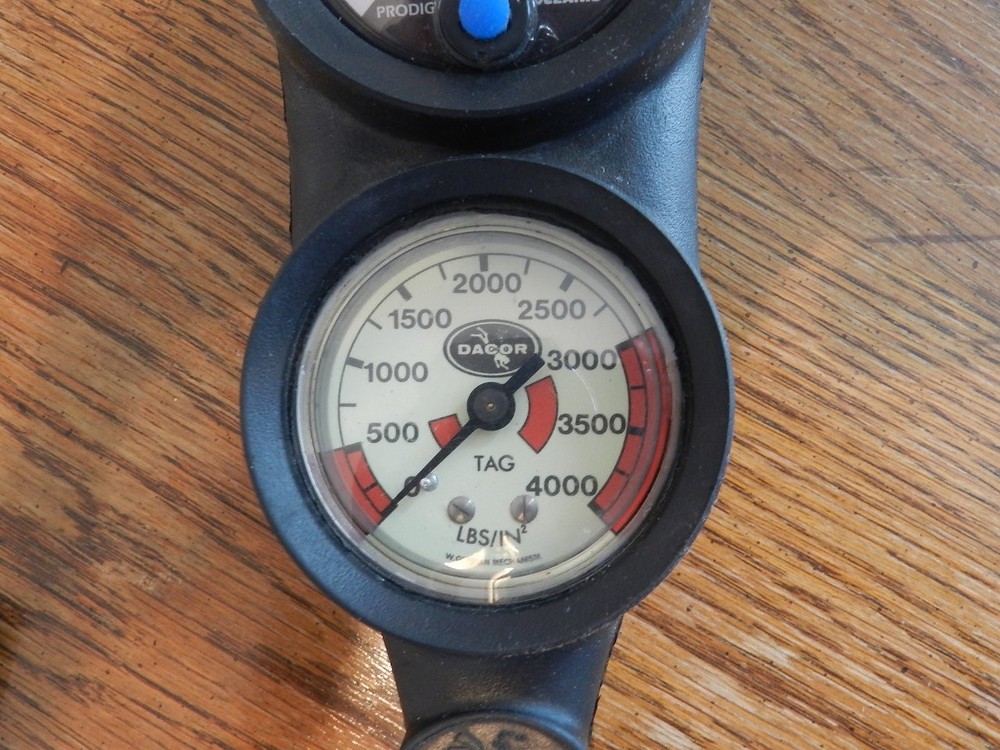DACOR SCUBA REGULATOR SET - SERVICED